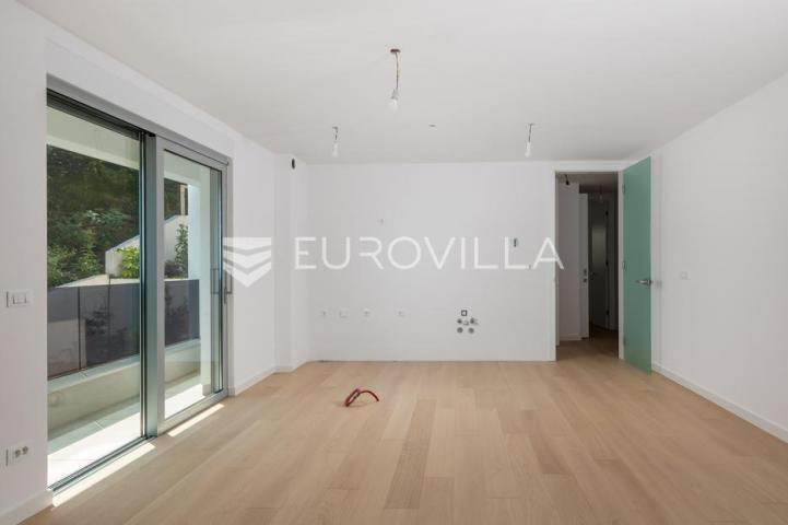 Opatija, trosoban stan 105 m² u novogradnji