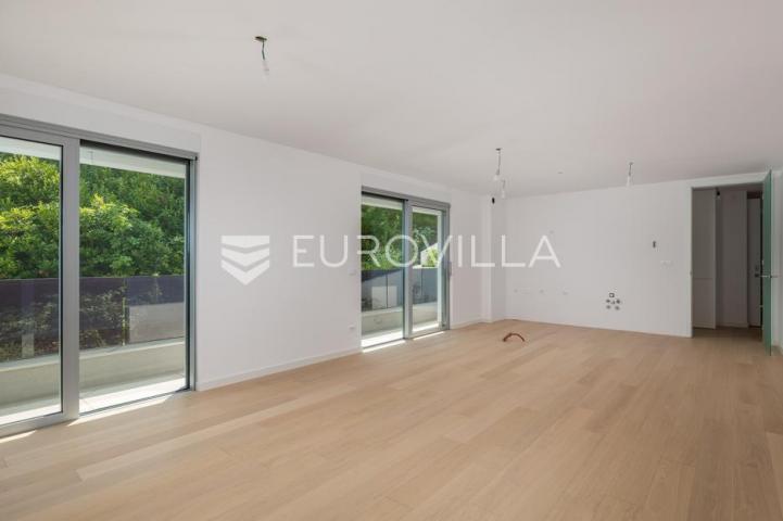 Opatija, trosoban stan 105 m² u novogradnji