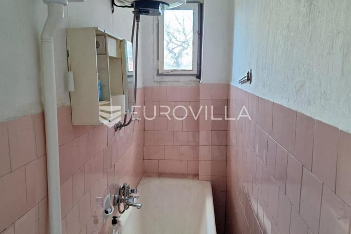 Duga Resa, Centar, kuća 120 m², blizina svih sadržaja