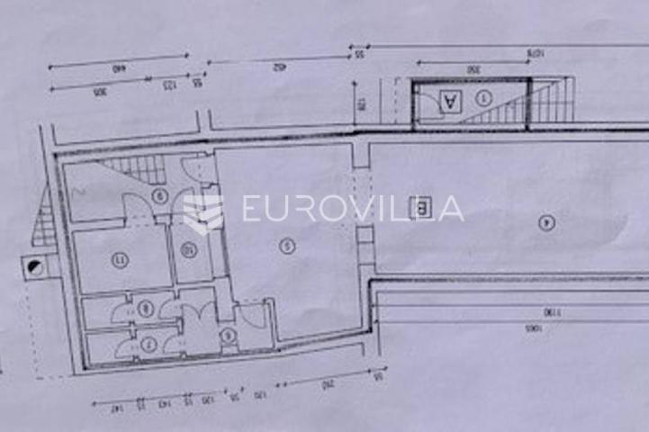 Istra, Poreč - poslovni prostor 115 m2 u starogradskoj jezgri 