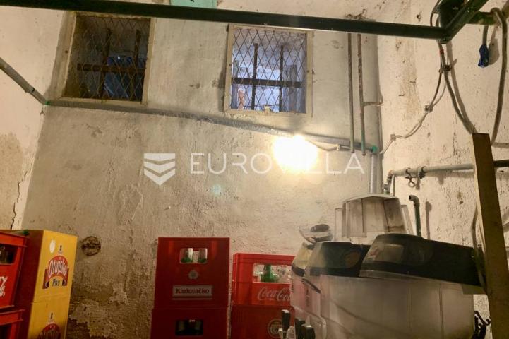 Istra, Poreč - poslovni prostor 115 m2 u starogradskoj jezgri 