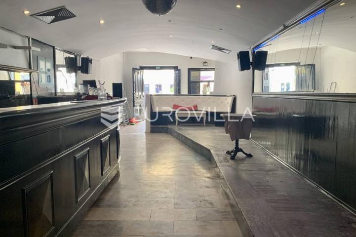 Istra, Poreč - poslovni prostor 115 m2 u starogradskoj jezgri 