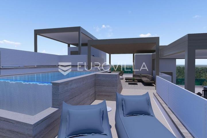 Grebaštica, luksuzan penthouse s krovnom terasom s bazenom i pogledom na more
