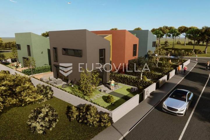 Poreč, kuća B3 u nizu 117 m2, moderan stambeni projekt, mogućnost bazena, pogled na more