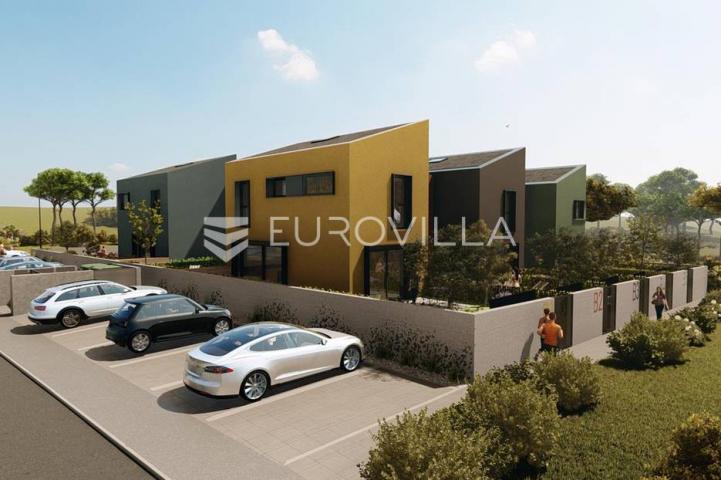 Poreč, kuća B3 u nizu 117 m2, moderan stambeni projekt, mogućnost bazena, pogled na more