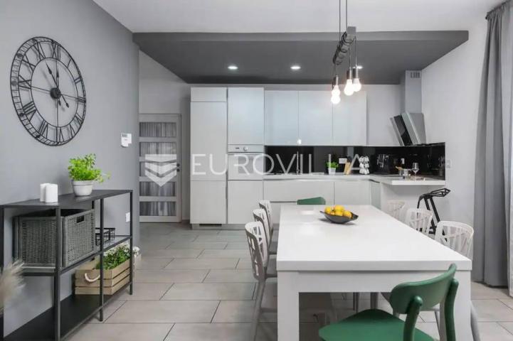 Barban, moderna prizemnica s bazenom