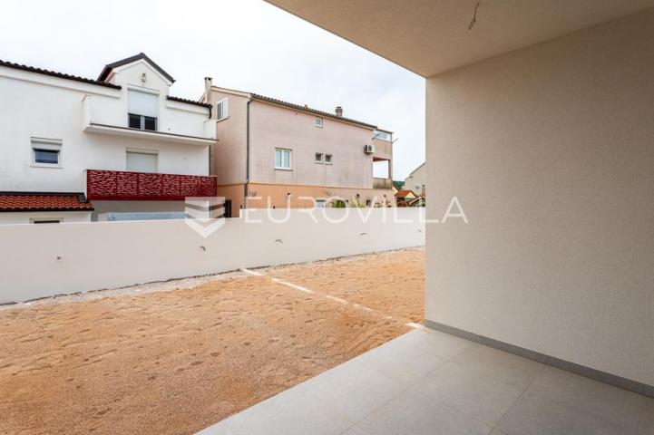 Vodice, prostran dvosoban stan, 112,61 m²