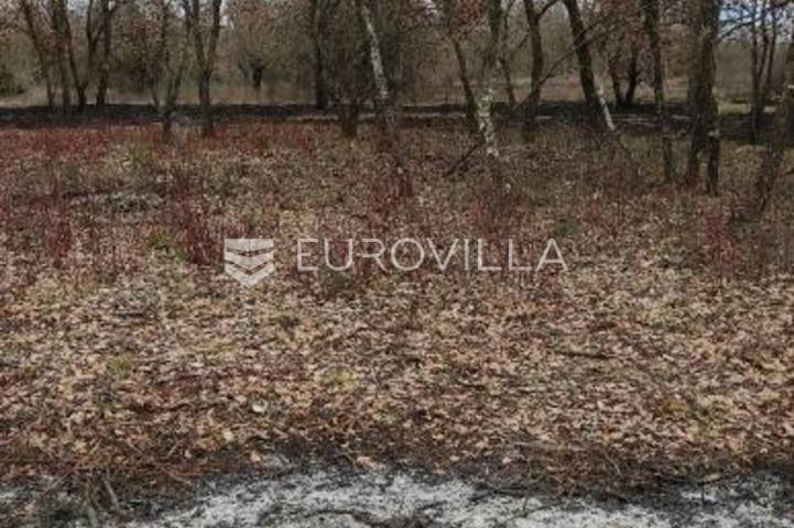 Muntrilj, građevinsko zemljište od 3100 m2