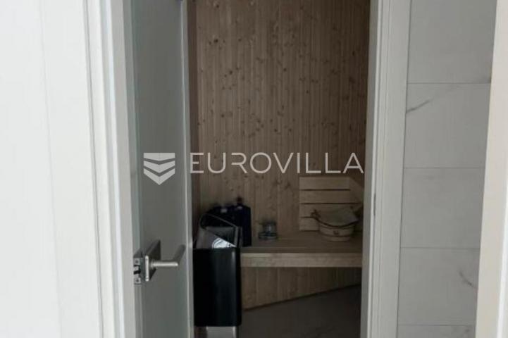 Istra, Rovinjsko selo, luksuzna prizemnica veličine 218m2 s bazenom, jacuzzijem i saunom