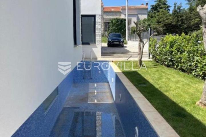 Istra, Rovinjsko selo, luksuzna prizemnica veličine 218m2 s bazenom, jacuzzijem i saunom