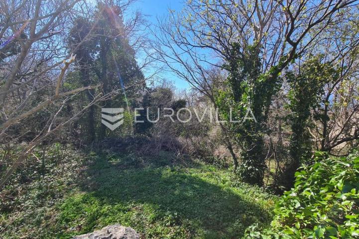Kraljevica, centar, građevinsko zemljište površine 1220 m2