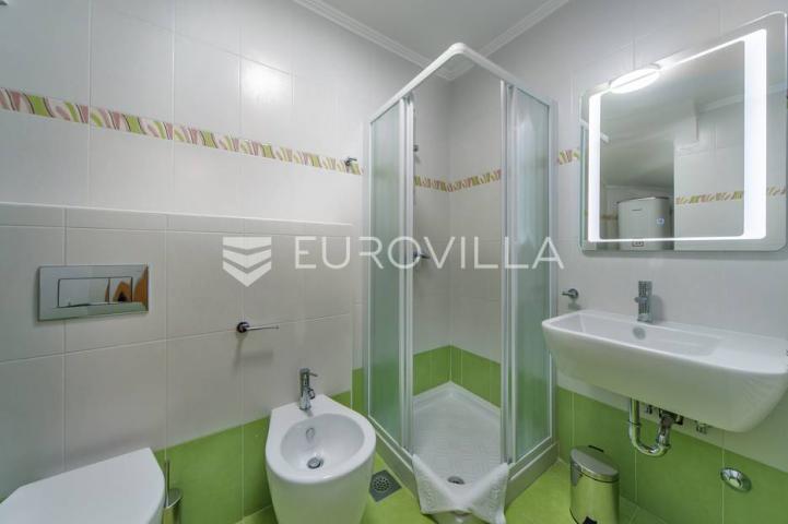 Istra, Umag, opremljen apartman s dvije terase C6