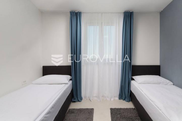 Istra, Umag, opremljen apartman s dvije terase C6
