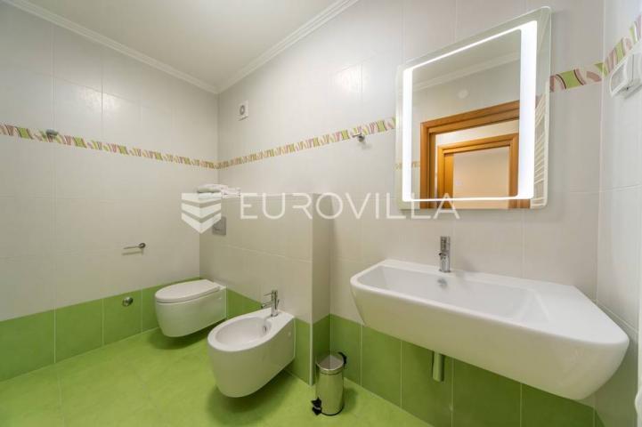 Istra, Umag, opremljen apartman s dvije terase C6
