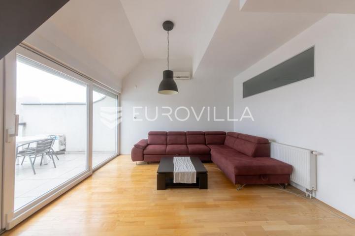 Osijek, Novi grad, 4 sobe Penthouse 166 m² s garažom i liftom (moguće poslovni)