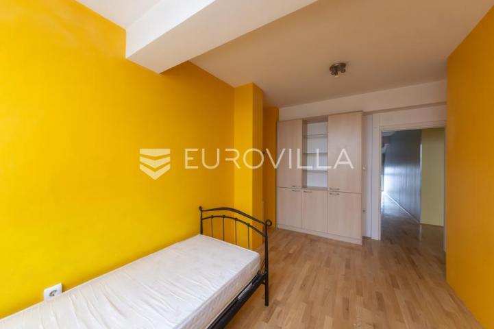 Osijek, Novi grad, 4 sobe Penthouse 166 m² s garažom i liftom (moguće poslovni)