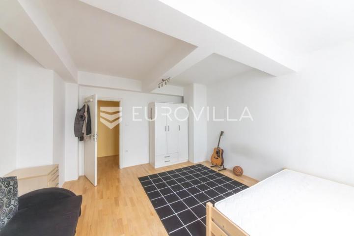 Osijek, Novi grad, 4 sobe Penthouse 166 m² s garažom i liftom (moguće poslovni)
