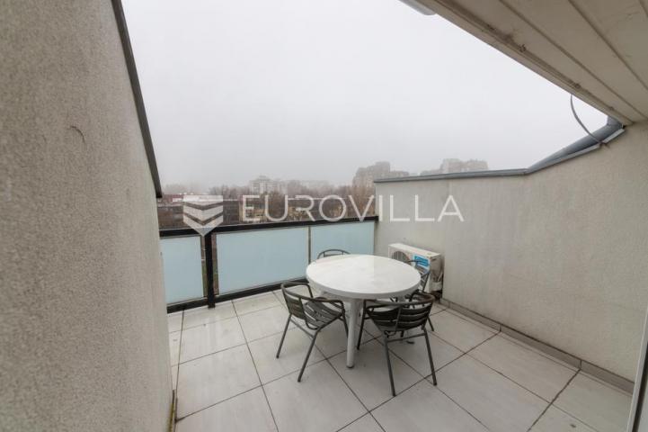 Osijek, Novi grad, 4 sobe Penthouse 166 m² s garažom i liftom (moguće poslovni)
