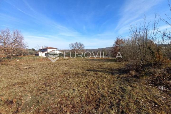 Istra, Tinjan, građevinsko zemljište u mirnom okruženju