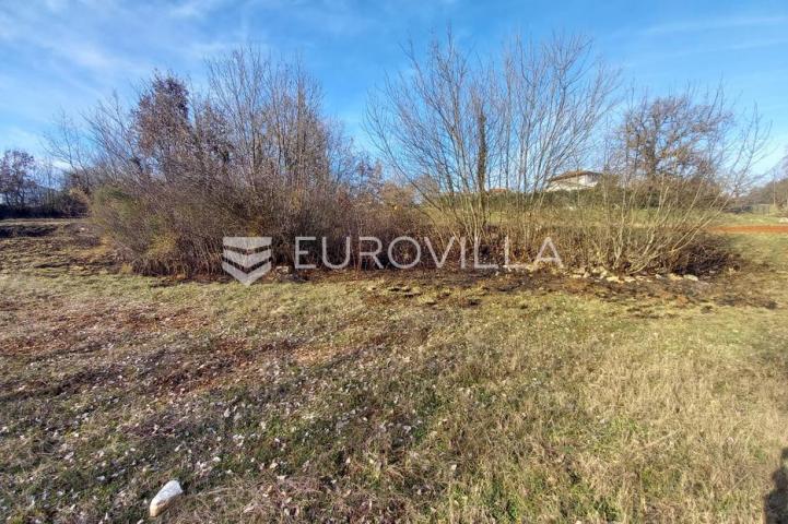 Istra, Tinjan, građevinsko zemljište u mirnom okruženju