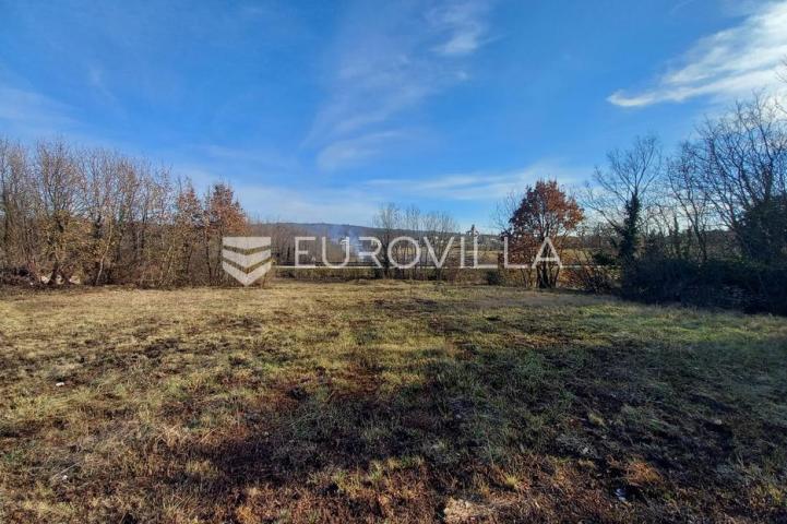 Istra, Tinjan, građevinsko zemljište u mirnom okruženju