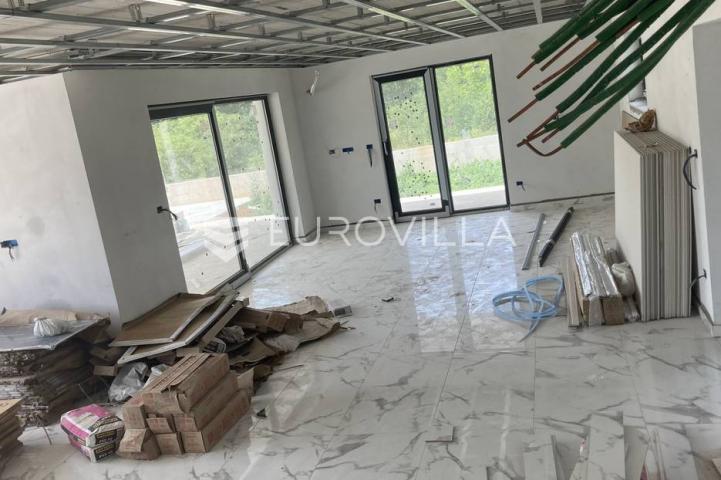 Istra, Zartinj, vila s bazenom 180m2 novogradnja
