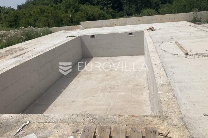 Istra, Zartinj, vila s bazenom 180m2 novogradnja