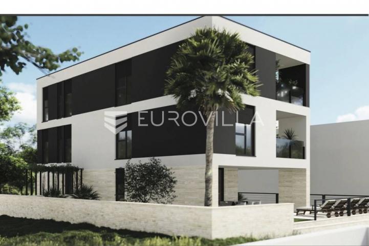 Istra, Medulin, trosoban stan 90 m² u atraktivnom dijelu Medulina