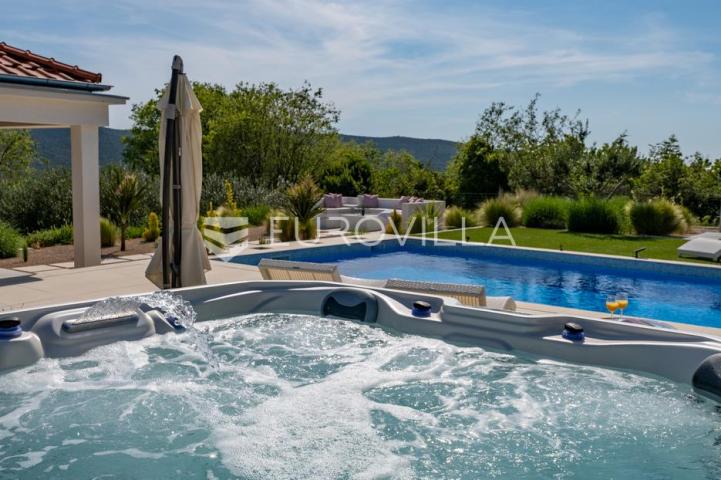 Benkovac, Radašinovci, prekrasna vila s bazenom u mirnom okruženju