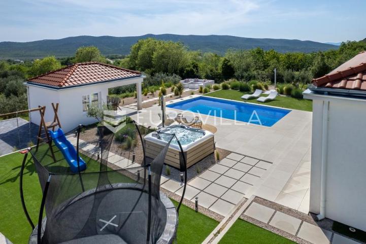 Benkovac, Radašinovci, prekrasna vila s bazenom u mirnom okruženju
