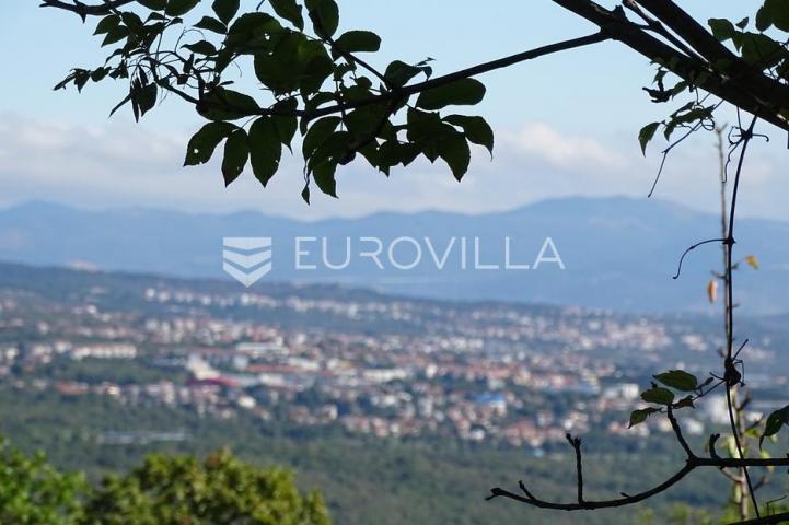 Matulji, Bregi, prodajemo odličan građevinski teren s pogledom na Rijeku , otoke i Gorski kotar