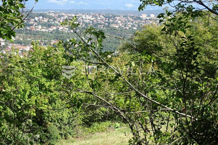 Matulji, Bregi, prodajemo odličan građevinski teren s pogledom na Rijeku , otoke i Gorski kotar