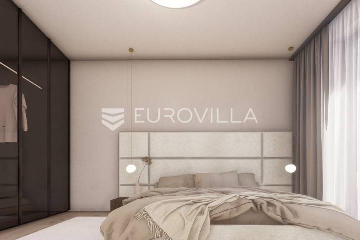 Istra, Umag - Moderan stan u prizemlju s privatnim vrtom samo 200m od mora