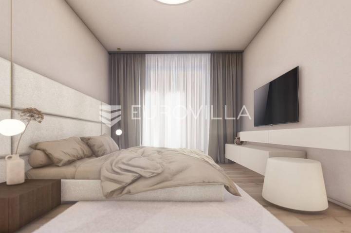 Istra, Umag - Moderan stan u prizemlju s privatnim vrtom samo 200m od mora