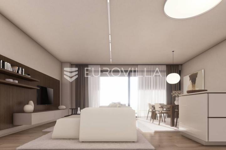Istra, Umag - Moderan stan u prizemlju s privatnim vrtom samo 200m od mora