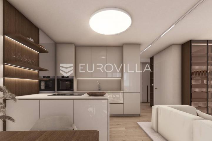 Istra, Umag - Moderan stan u prizemlju s privatnim vrtom samo 200m od mora