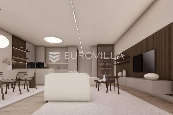 Istra, Umag - Moderan stan u prizemlju s privatnim vrtom samo 200m od mora
