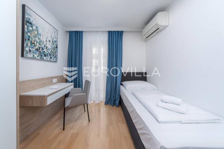 Istra, Umag, penthouse opremljen apartman, terasa, pogled na more D30