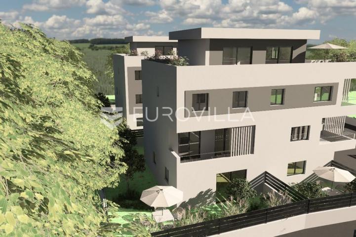 Kaštel Stari, trosoban stan s pogledom na more na odličnoj lokaciji