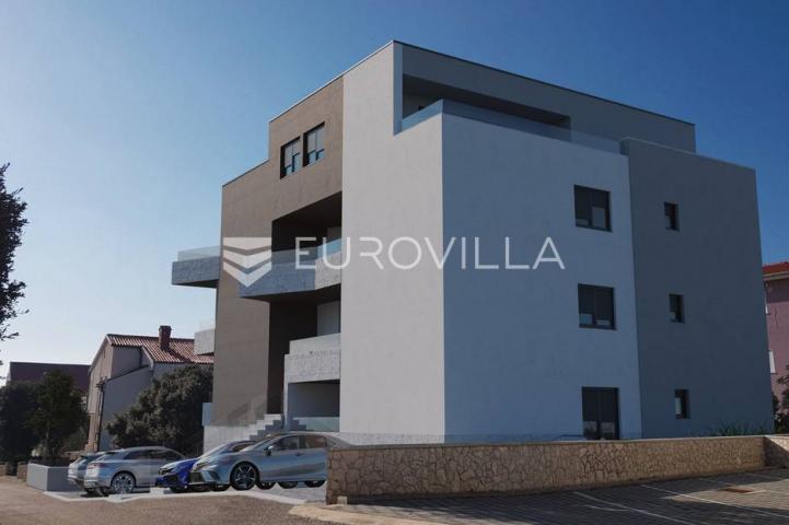 Pag, Mandre, Trosoban stan 93 m² na 2. katu, NOVOGRADNJA u blizini mora, S6