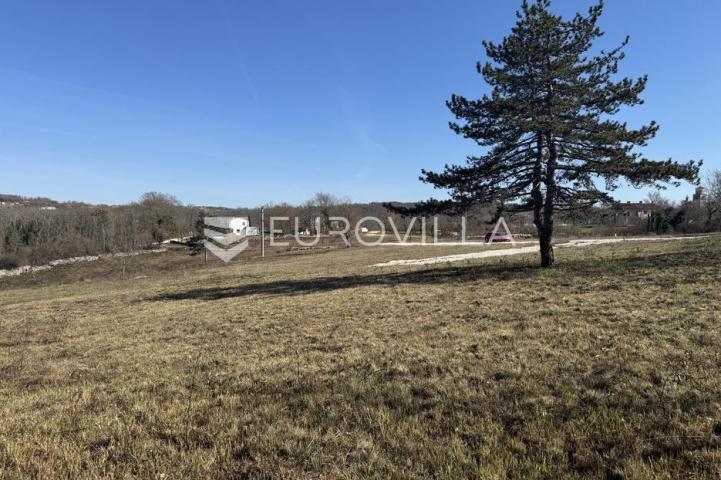 Istra, Poreč, okolica - građevinsko zemljište 1059 m2 na odličnoj poziciji 