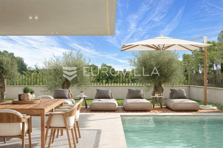 Istra, Rovinj, luksuzni trosobni stan u prizemlju 129,57 m² s vrtom 625 m² i bazenom
