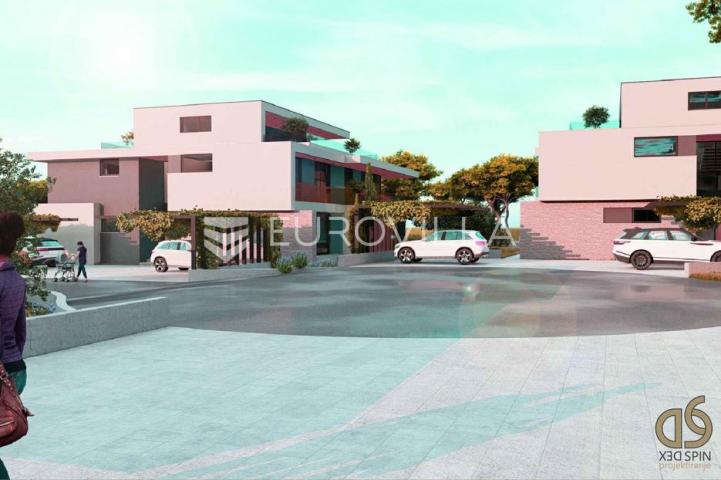 Istra, Rovinj, luksuzni trosobni stan u prizemlju 129,57 m² s vrtom 625 m² i bazenom