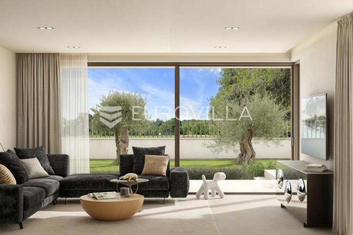 Istra, Rovinj, luksuzni trosobni stan u prizemlju 129,57 m² s vrtom 625 m² i bazenom