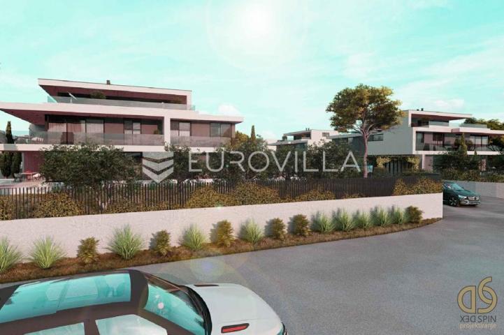 Istra, Rovinj, luksuzni trosobni stan u prizemlju 129,57 m² s vrtom 625 m² i bazenom