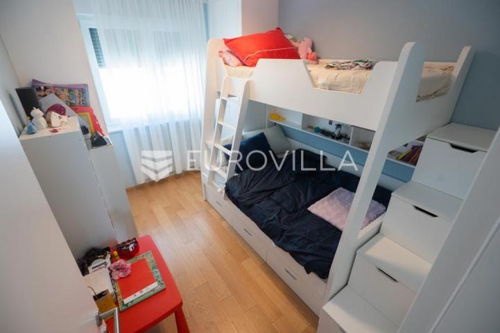 Zadar, Borik, luksuzan penthouse površine 137,26 m² s terasama na TOP lokaciji