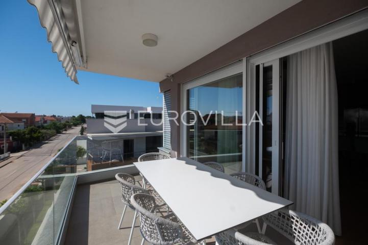Zadar, Borik, luksuzan penthouse površine 137,26 m² s terasama na TOP lokaciji