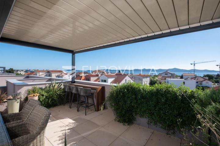 Zadar, Borik, luksuzan penthouse površine 137,26 m² s terasama na TOP lokaciji