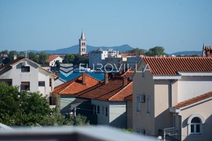 Zadar, Borik, luksuzan penthouse površine 137,26 m² s terasama na TOP lokaciji