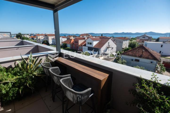 Zadar, Borik, luksuzan penthouse površine 137,26 m² s terasama na TOP lokaciji